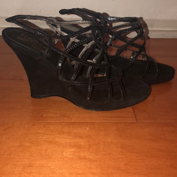 Beautiful Salvatore Ferragamo Wedge Sandal! - Picture 2 of 8